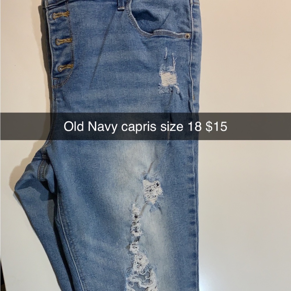 Old Navy distressed capris